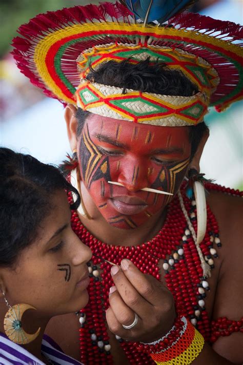pintura pataxó com imagens pinturas indígena indios brasileiros