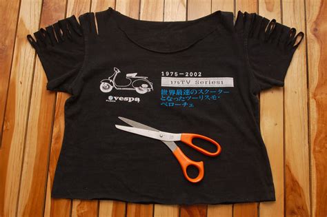 how to cut a t shirt with pictures wikihow