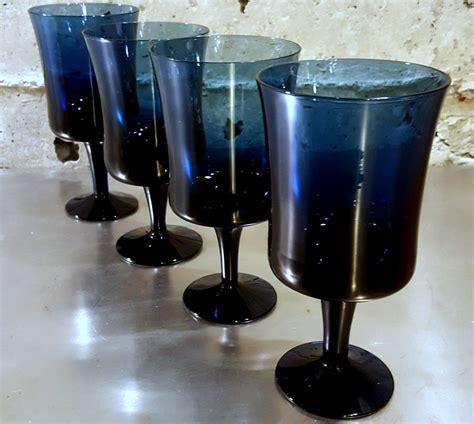 Unique Vintage Set Of 4 Wine Goblet Chalice Glass Stemware Dark