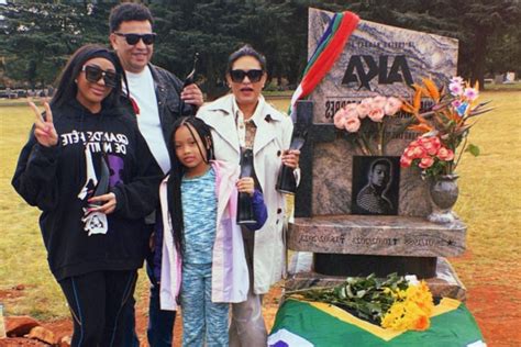akas family visits  grave  celebrate  metro fm awards
