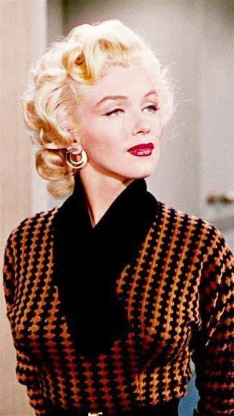 pin by miss elisa marie on marilyn in colour marilyn monroe fashion