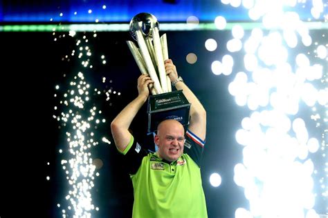 michael van gerwen beats michael smith  win world darts championship  final london