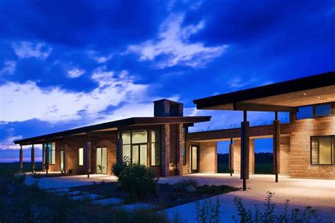 visionary residence  idaho comprised  rammed earth