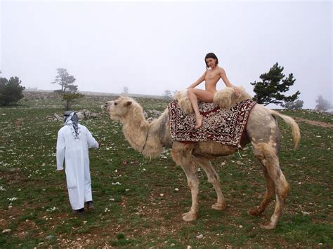 naked calla a on the camel russian sexy girls