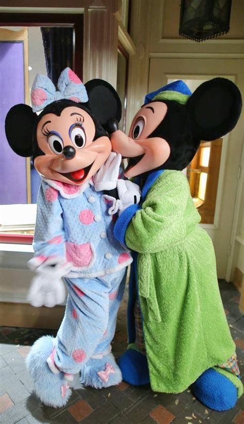 Minnie And Mickey In Their Pajamas Mickey Mouse Images Minnie Mouse