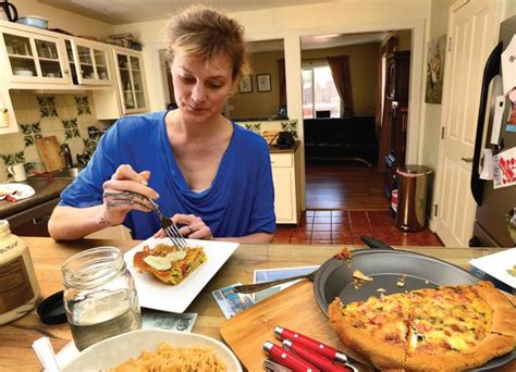 Tabitha Farrar Helps Tackle Eating Disorders Through Meal Support