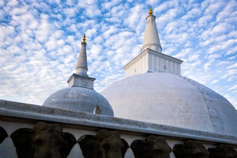 ruwanwelisaya   stupa sri lanka stock photo image  hemispherical pagoda