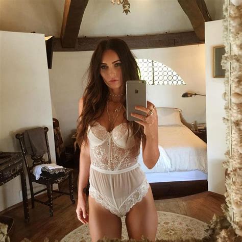megan fox private lingerie selfie transformers star showed too sexy body scandal planet