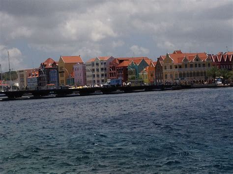 pin van jackie lee op curacao