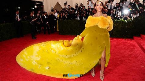 10 fabulous things rihanna s famous met gala cape looked like to us