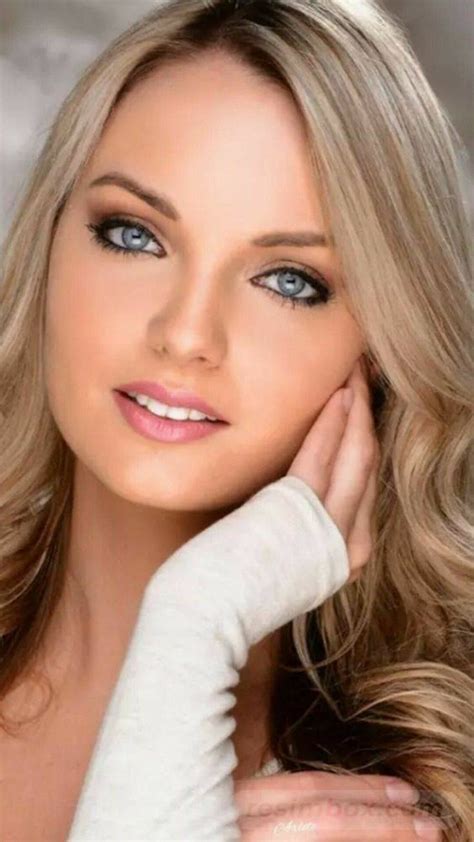 27 gorgeous girls with the most beautiful eyes in the