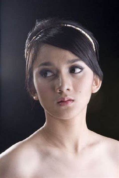 indonesian artist leona agustine dihardja seksi foto session tisue basah
