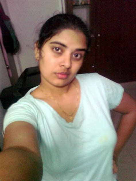 tamil aunties hot sarees boobs showcase photos tamil aunty seducing looks part 1
