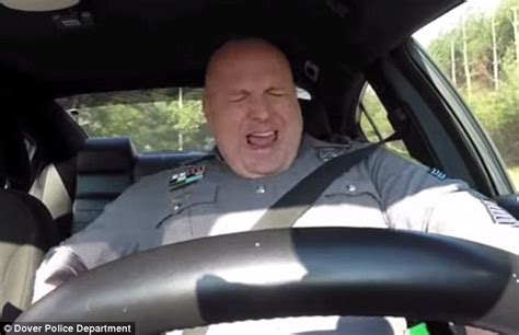delaware cop caught on dash cam lip synching to taylor swift s shake it off daily mail online