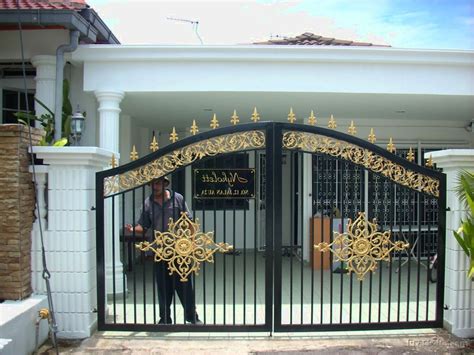 simple gate design  small house  house protection photographs front gate design door