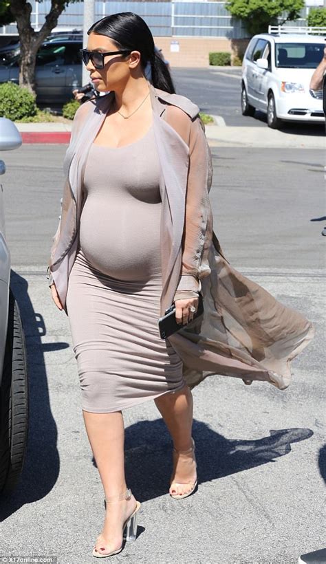 Why Pregnant Celebrities Wear Tight Maternity Clothes