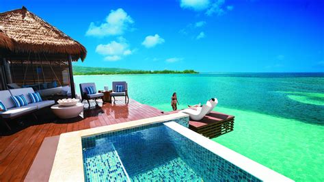 caribbean vacations    percent luxury hotels  resorts