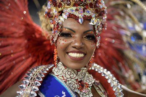 Brazilian Carnival 2019 See Colorful Costumes Moments From The Parade