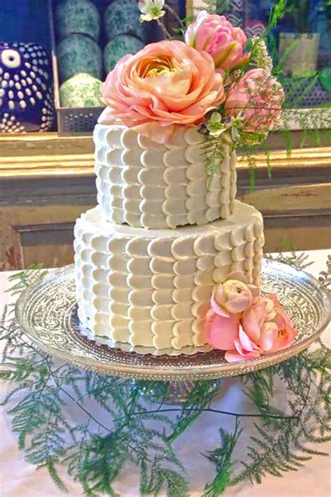 gorgeous textured wedding cakes see more