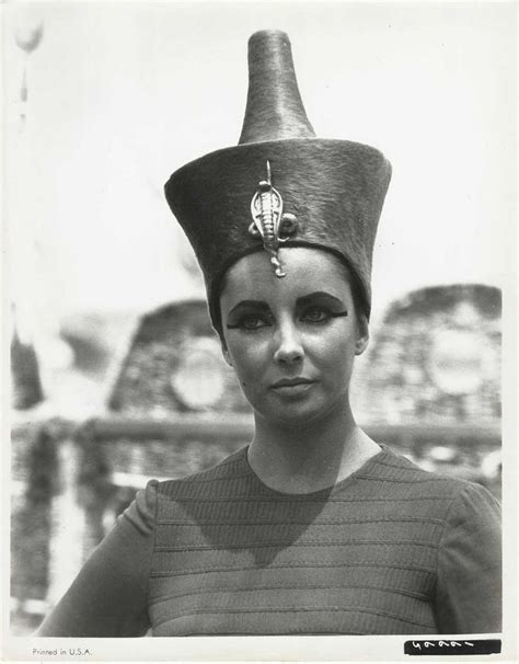 elizabeth taylor in cleopatra original vintage photograph 1963