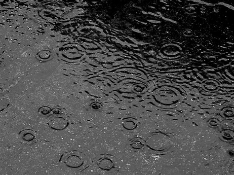 breaking news light rain falling  parts  oklahoma thursday