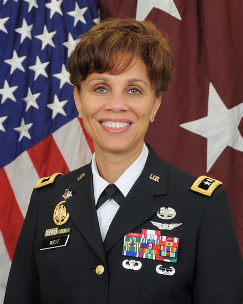 army surgeon general shares secrets  successful leadership