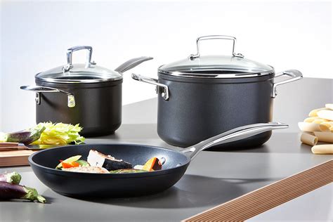 stick pans  skillets   frying  cooking