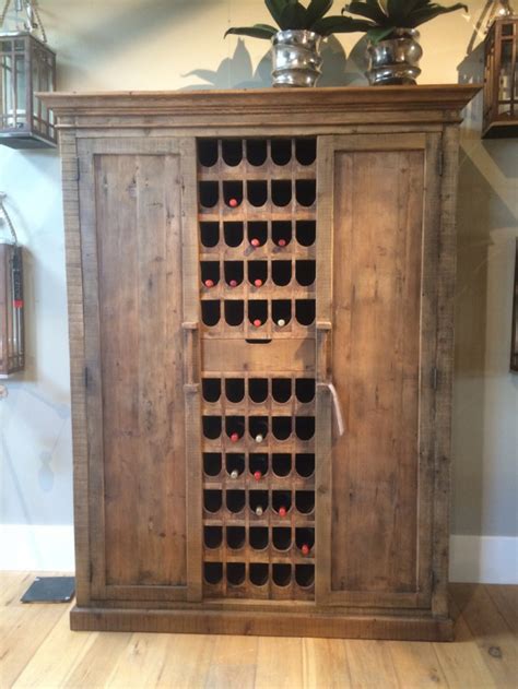 weinschrank massivholz weinregal holz im landhausstil