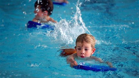 zwemles voor  jarige kinderen gebruikelijk maar heeft weinig nut