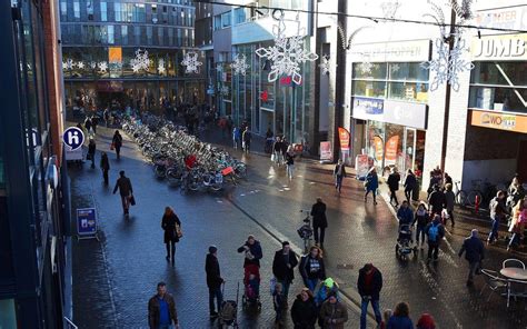 winkelen  lelystad  bepaald geen feest flevopost