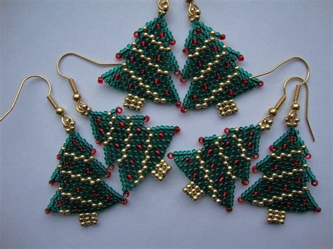 christmas tree earrings presents  bead buddies pattern flickr