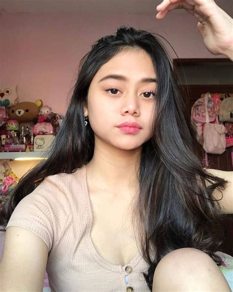 Gaya Rambut Panjang Wanita Cantik Mary Clark