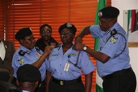 photos the decoration of the newly promoted senior police officers
