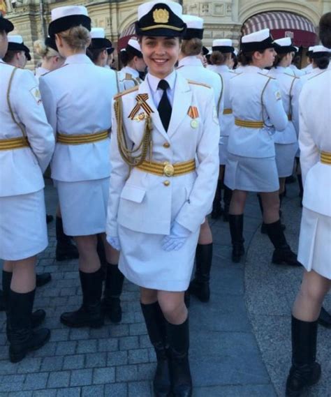 ロシア軍事パレード 軍服姿の女性兵士が美しい！ 中国網 日本語