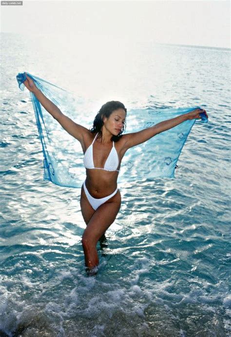 Car Cleeb Jennifer Lopez Stunning Hot White Bikini Photos