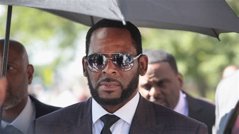 Judge Orders R Kelly Held In Jail Without Bond In Sex Case Cbs 17