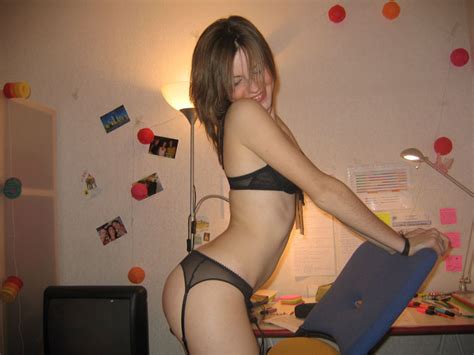 having fun with a stripping routine girls flashing pictures sorted by rating luscious