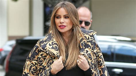 sofia vergara proves she s ageless in 90s throwback pic with her son