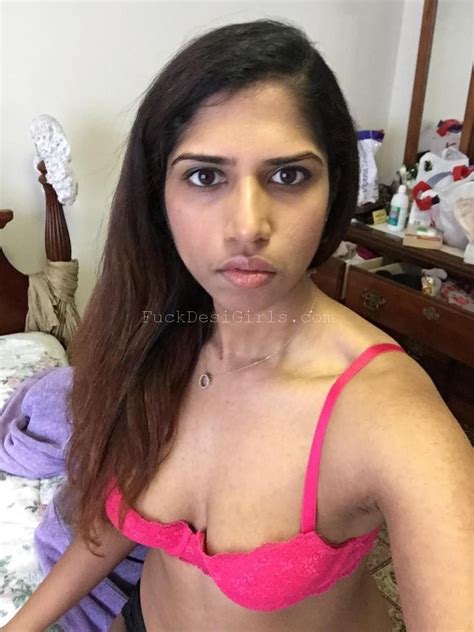 Desi Girl In Black Bra Hot Nude