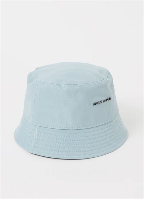 daily paper bucket hoed met logo lichtblauw debijenkorfbe