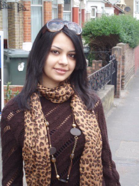 desi girls sexy pictures hot photos wallpapers february 2012