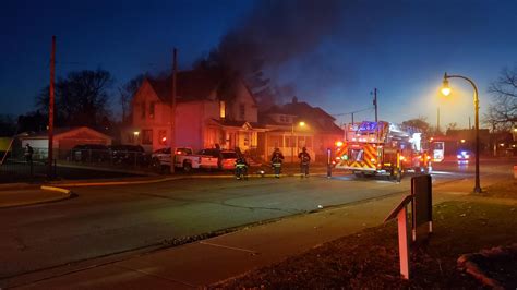 fire crews  scene   floor house fire ourquadcities