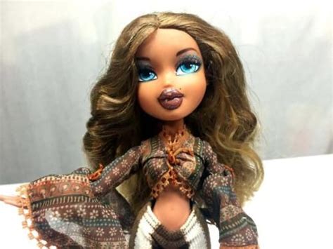 Bratz Doll Yasmin Doll W Wavy Brown Hair And Blue Eyes