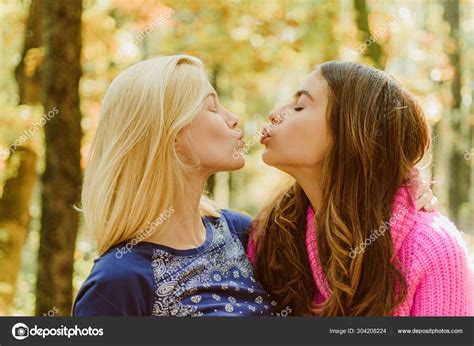 friendly kiss girls friends kissing girlish friendship