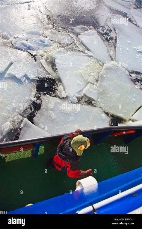 tourist trip artic explorer icebreaker icebreaking adventrure pite
