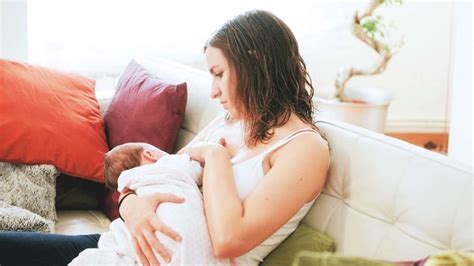 6 Breastfeeding Tips For First Time Moms Right As Rain By Uw Medicine