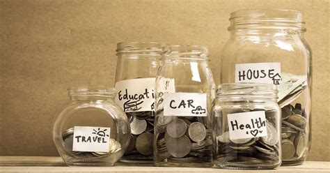 money saving tips    build  savings