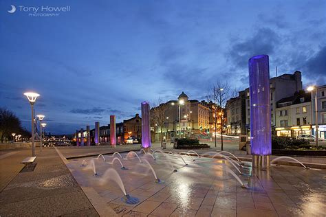 bristol city centre fountains dusk