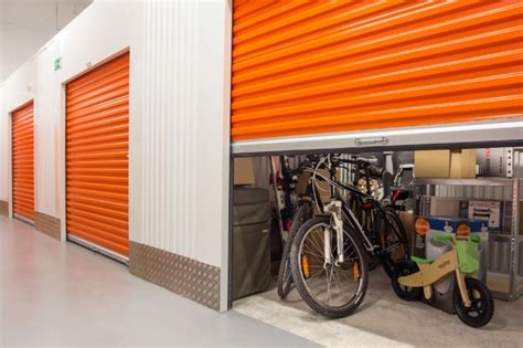 find   storage unit   area  decluttering