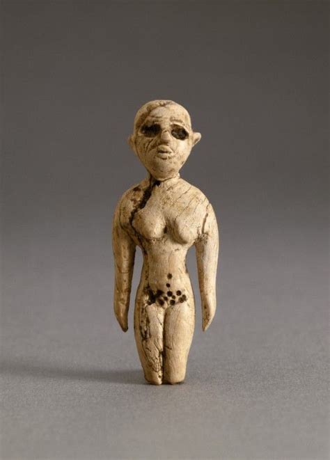 female mid 4th millennium bc predynastic egypt ancient statue